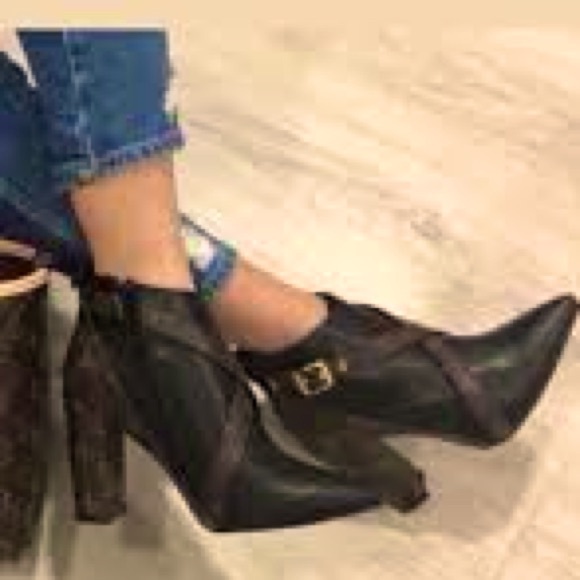 Louis Vuitton Monogram Matchmake Boots - Picture 14 of 17